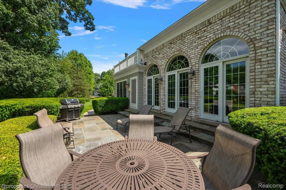 937 Mitchell Court Bloomfield Hills City, MI 48304