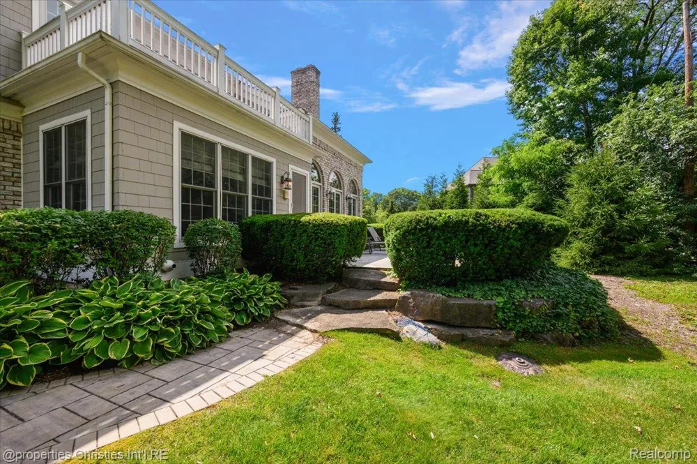 937 Mitchell Court Bloomfield Hills City, MI 48304