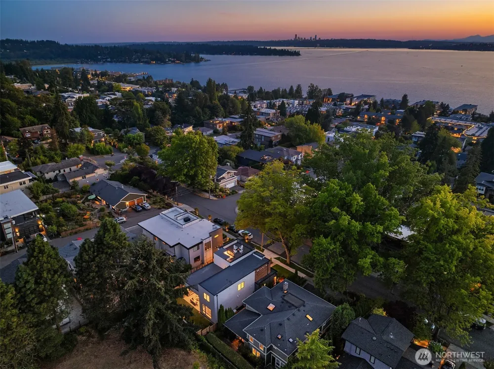 6508 103rd Avenue NE Kirkland, WA 98033