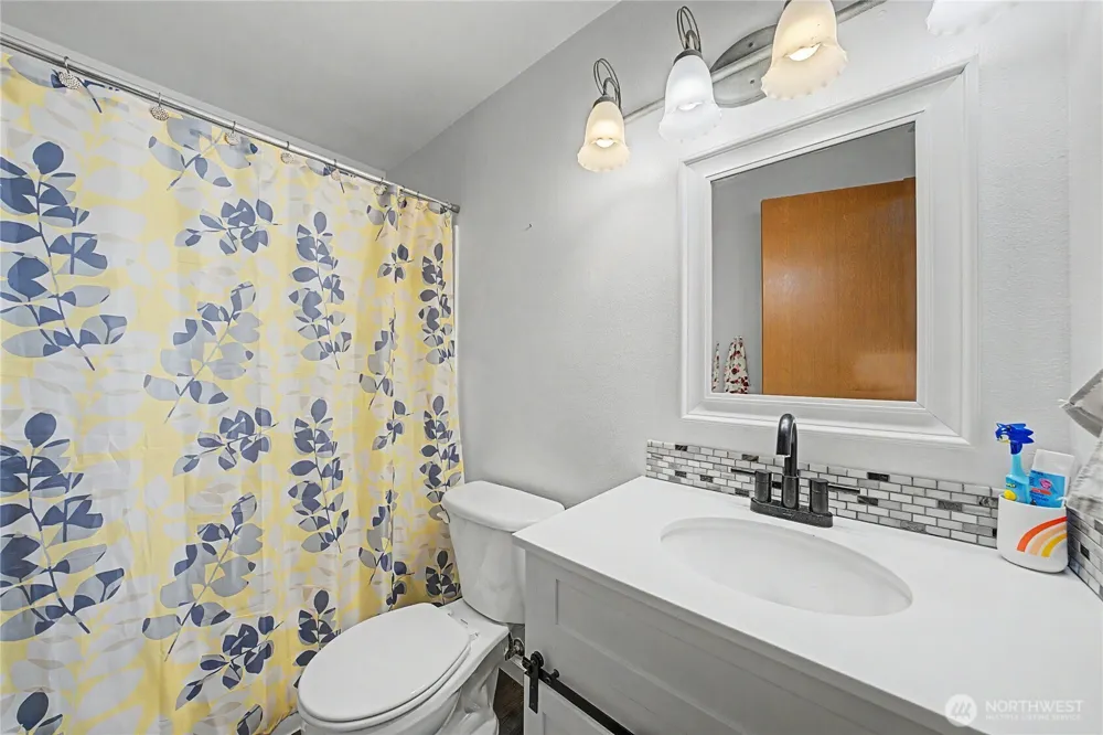 1737 W Mockingbird Street Moses Lake, WA 98837