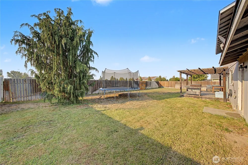 1737 W Mockingbird Street Moses Lake, WA 98837