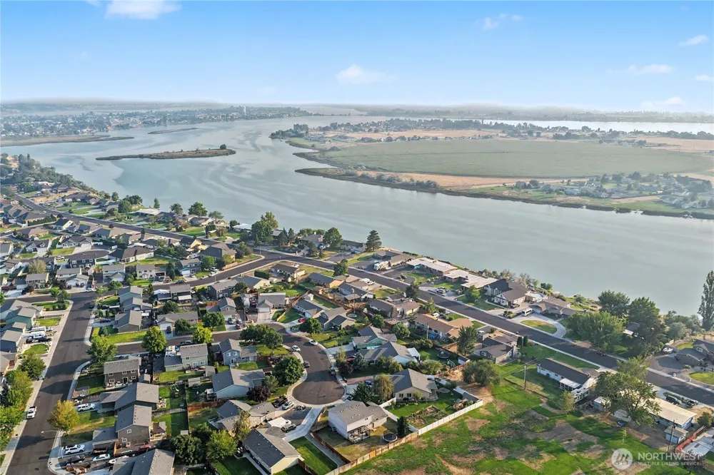 1737 W Mockingbird Street Moses Lake, WA 98837