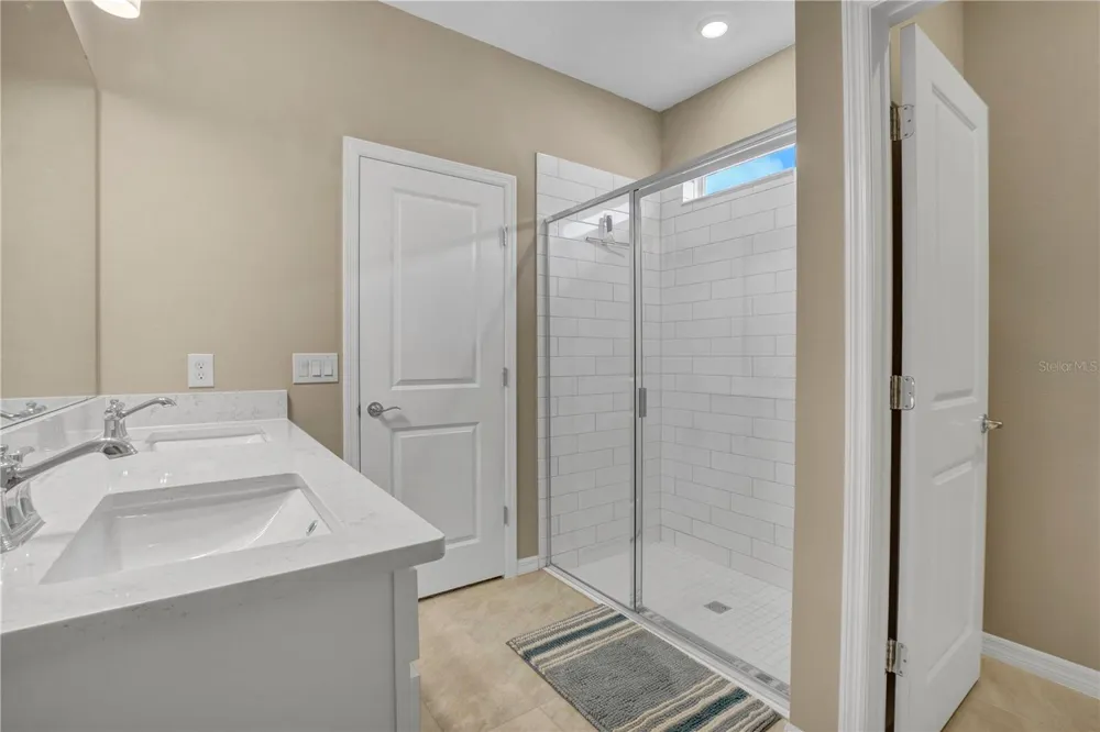 1046 SILVERLAKE BOULEVARD Lake Alfred, FL 33850