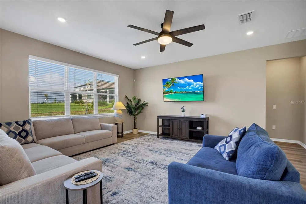 1046 SILVERLAKE BOULEVARD Lake Alfred, FL 33850