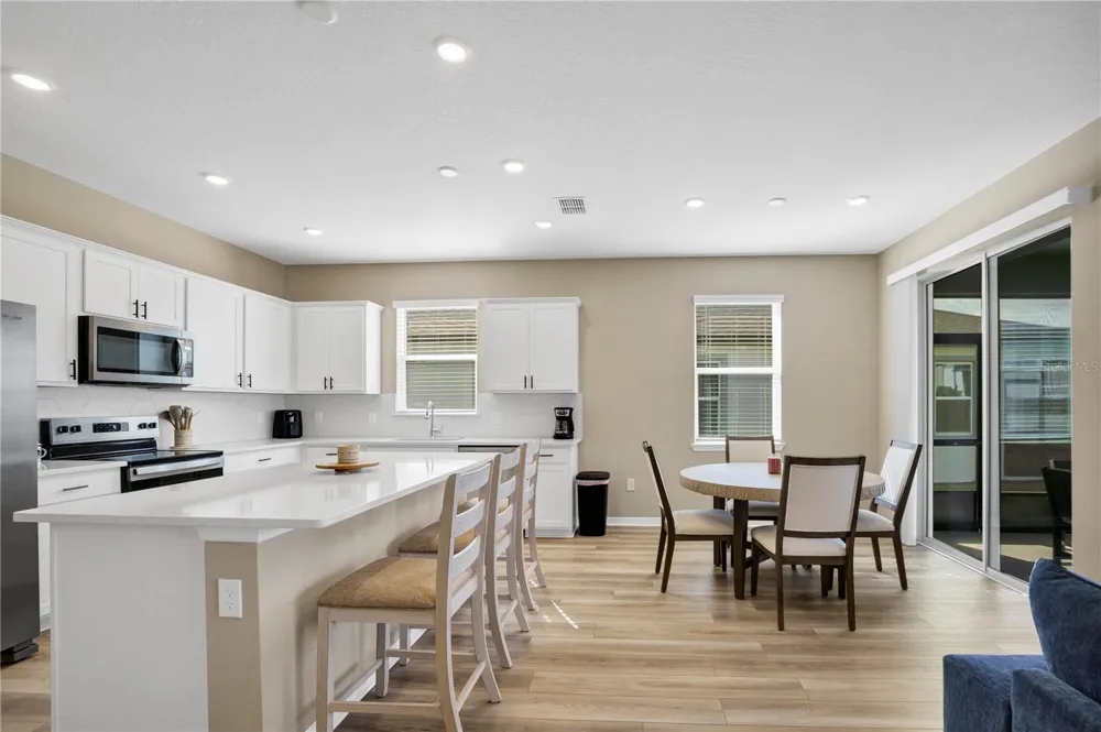 1046 SILVERLAKE BOULEVARD Lake Alfred, FL 33850