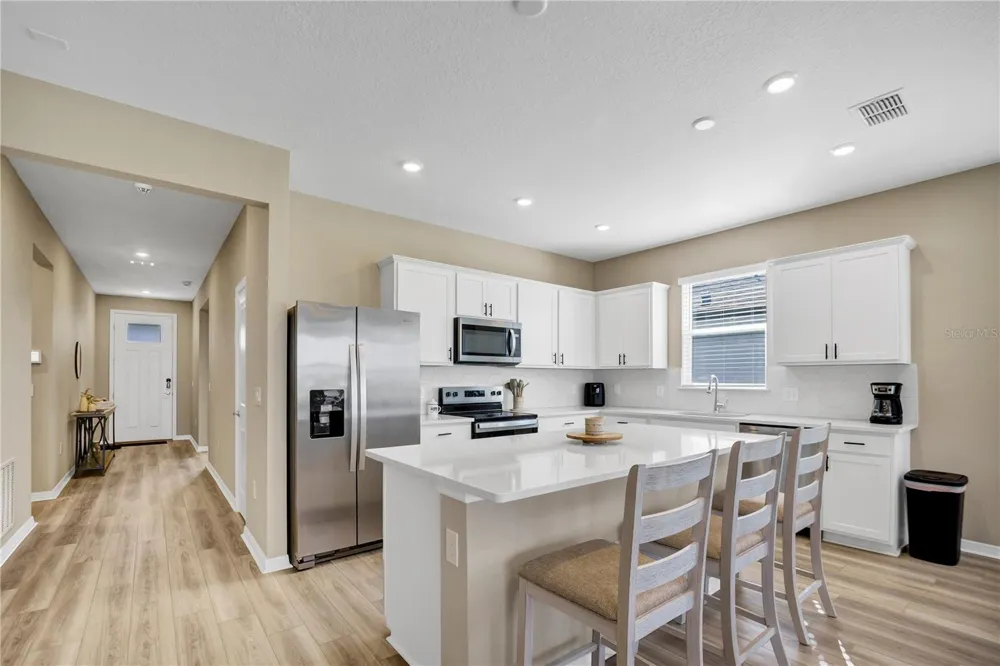 1046 SILVERLAKE BOULEVARD Lake Alfred, FL 33850