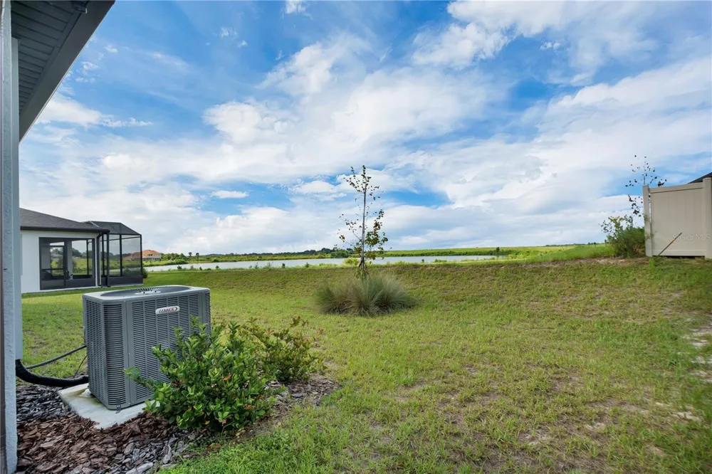 1046 SILVERLAKE BOULEVARD Lake Alfred, FL 33850
