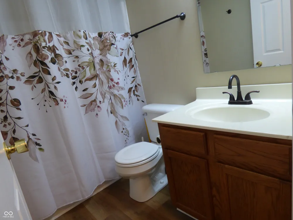 6330 W Chelmsford Drive McCordsville, IN 46055
