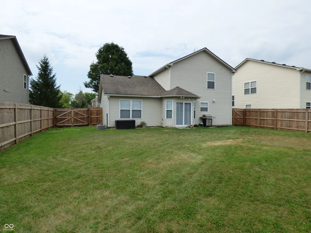 6330 W Chelmsford Drive McCordsville, IN 46055
