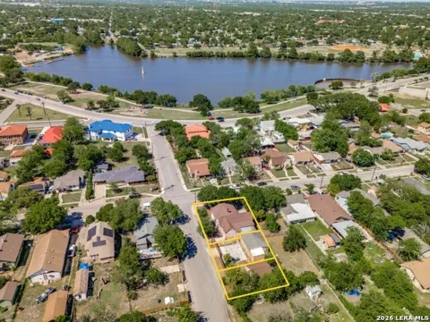 1246 Waverly