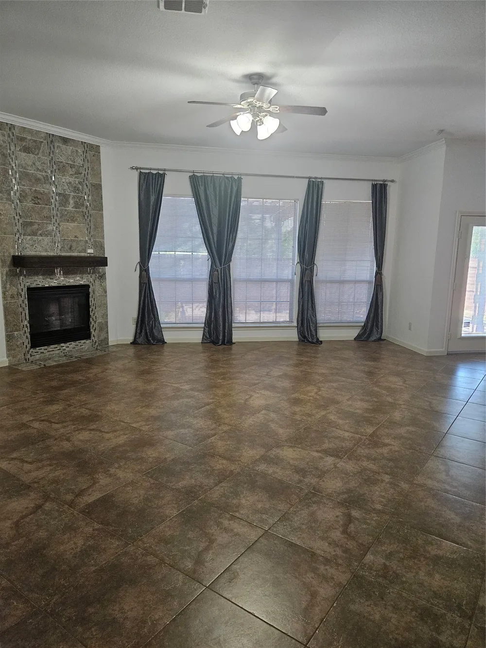 5852 Windy Meadow Lane Grand Prairie, TX 75052