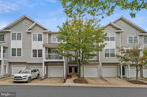 4529 SUPERIOR SQUARE