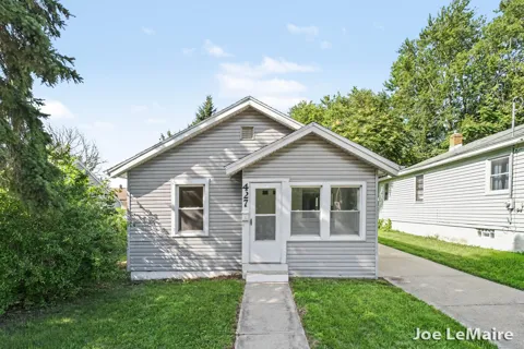 427 Hopson Street NE