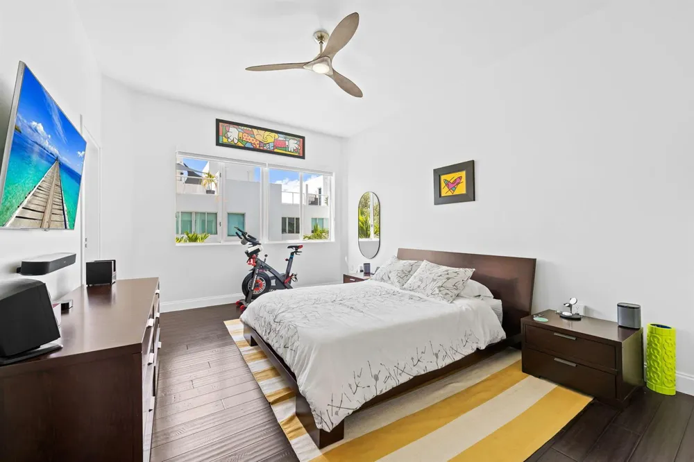757 NE 4TH AVENUE Fort Lauderdale, FL 33304