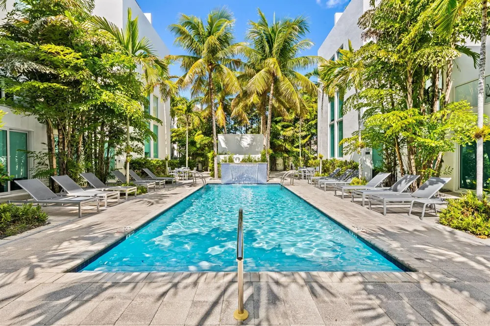 757 NE 4TH AVENUE Fort Lauderdale, FL 33304