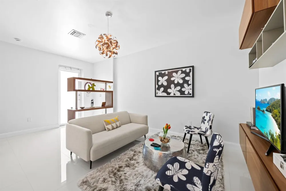 757 NE 4TH AVENUE Fort Lauderdale, FL 33304