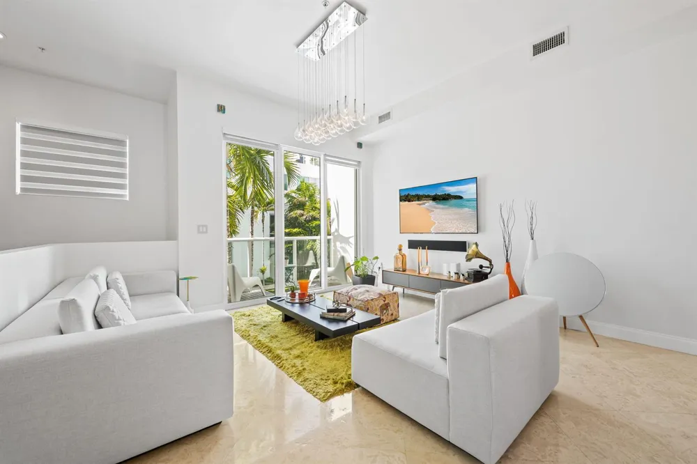 757 NE 4TH AVENUE Fort Lauderdale, FL 33304