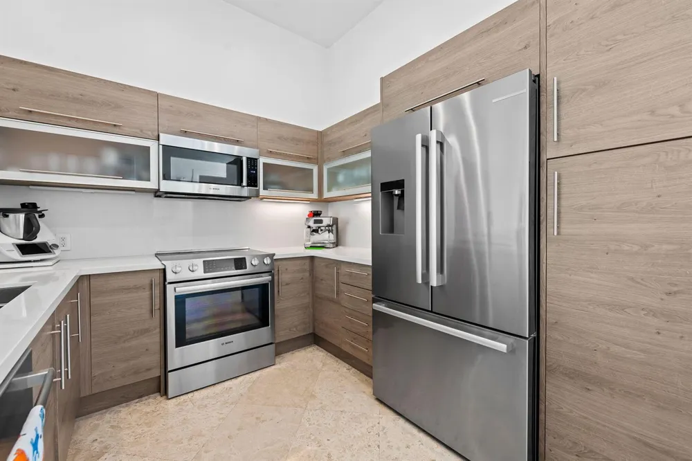 757 NE 4TH AVENUE Fort Lauderdale, FL 33304