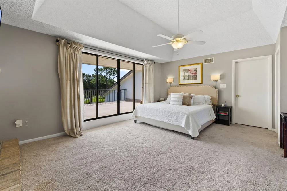 3400 TWIN LAKES TERRACE #206 Fort Pierce, FL 34951
