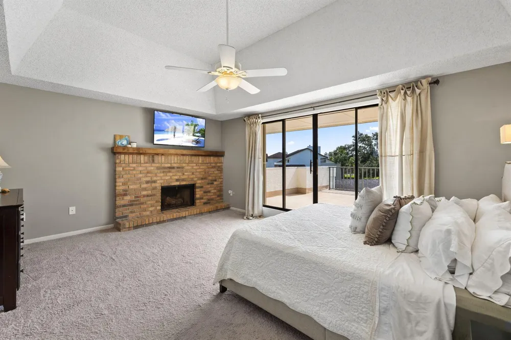 3400 TWIN LAKES TERRACE #206 Fort Pierce, FL 34951