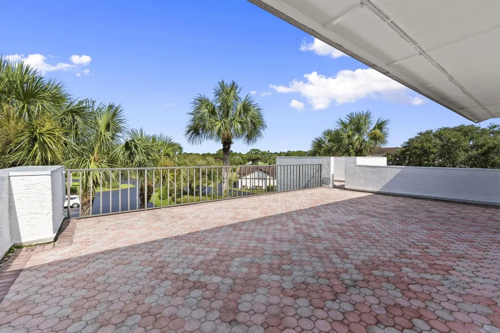 3400 TWIN LAKES TERRACE #206 Fort Pierce, FL 34951