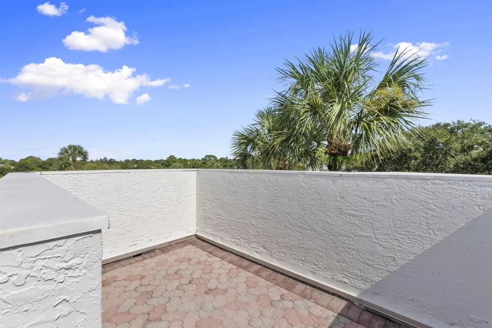 3400 TWIN LAKES TERRACE #206 Fort Pierce, FL 34951