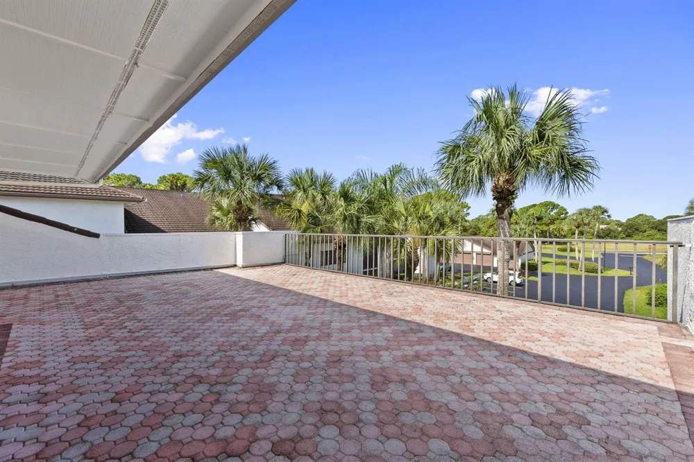 3400 TWIN LAKES TERRACE #206 Fort Pierce, FL 34951