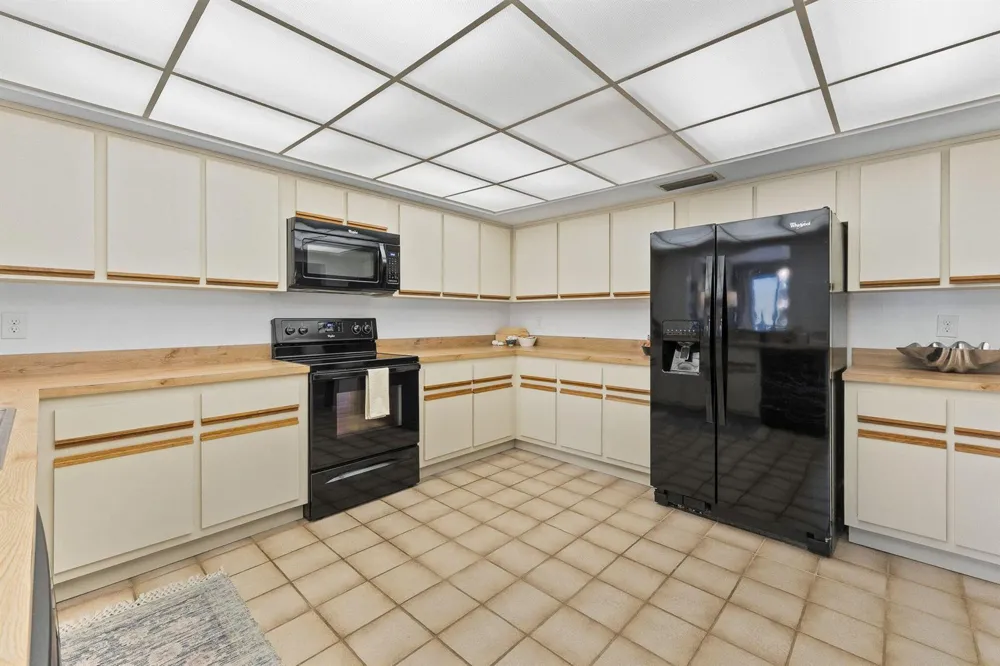 3400 TWIN LAKES TERRACE #206 Fort Pierce, FL 34951