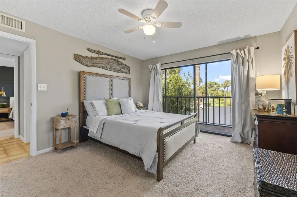 3400 TWIN LAKES TERRACE #206 Fort Pierce, FL 34951