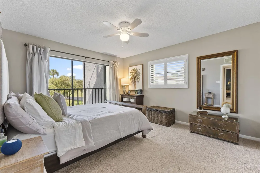 3400 TWIN LAKES TERRACE #206 Fort Pierce, FL 34951