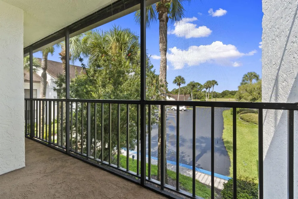 3400 TWIN LAKES TERRACE #206 Fort Pierce, FL 34951