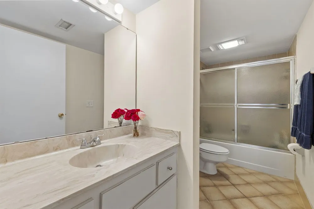 3400 TWIN LAKES TERRACE #206 Fort Pierce, FL 34951