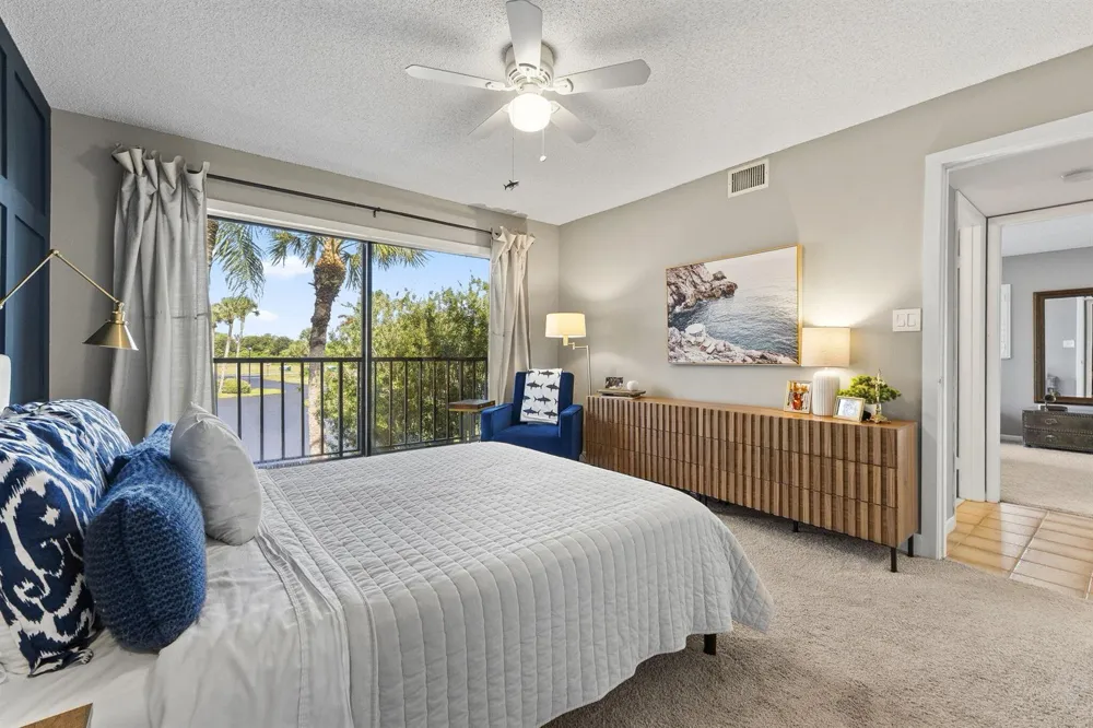 3400 TWIN LAKES TERRACE #206 Fort Pierce, FL 34951