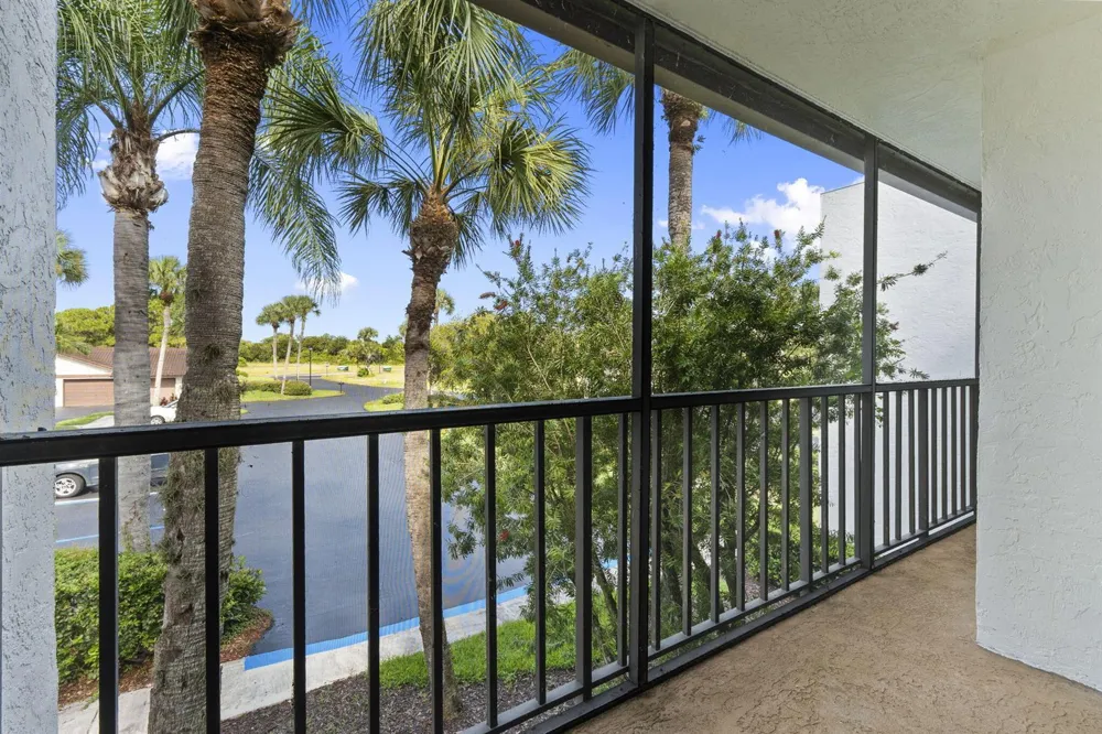 3400 TWIN LAKES TERRACE #206 Fort Pierce, FL 34951