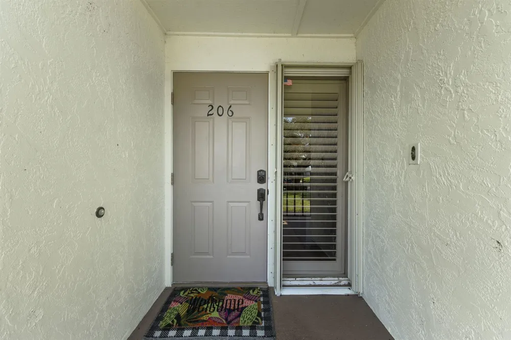 3400 TWIN LAKES TERRACE #206 Fort Pierce, FL 34951
