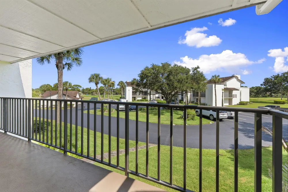 3400 TWIN LAKES TERRACE #206 Fort Pierce, FL 34951