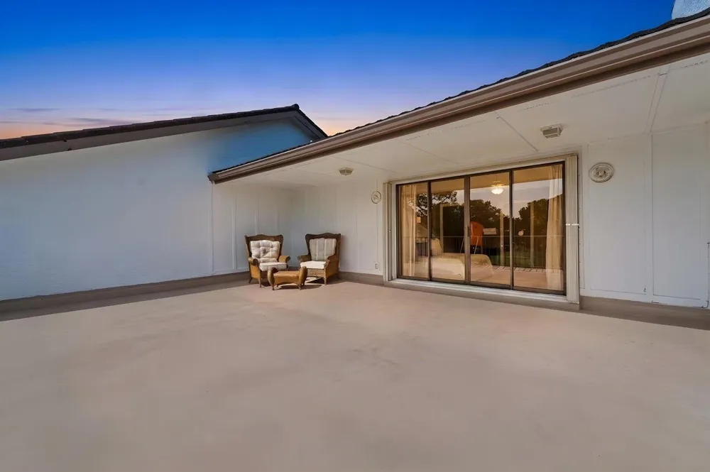 3400 TWIN LAKES TERRACE #206 Fort Pierce, FL 34951