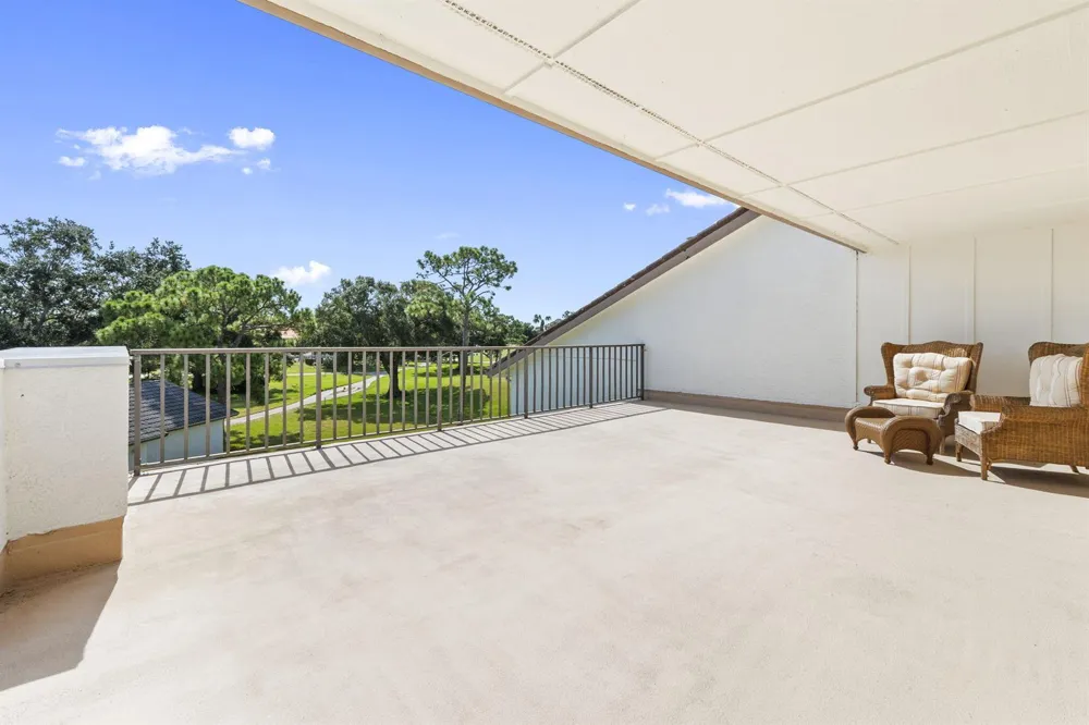 3400 TWIN LAKES TERRACE #206 Fort Pierce, FL 34951