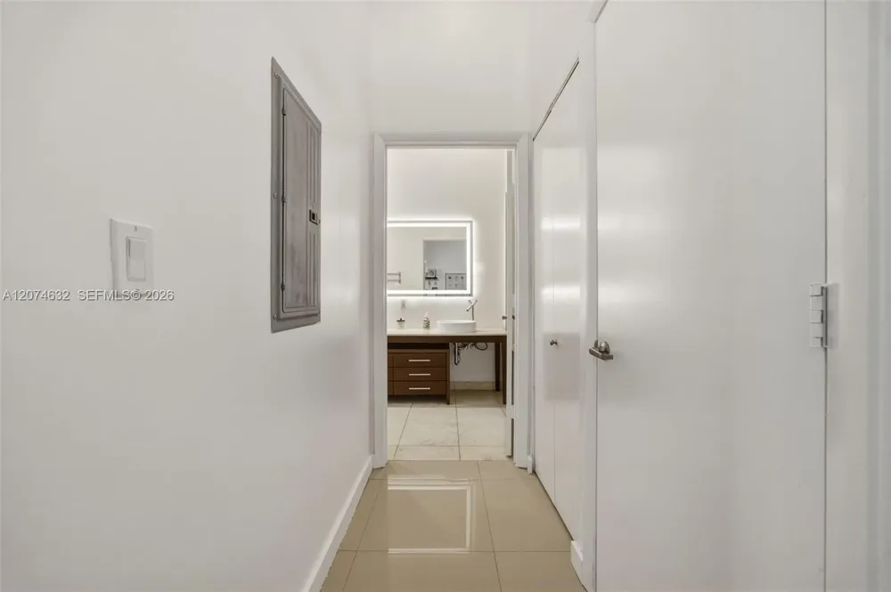475 Brickell Ave #1412 Miami, FL 33131