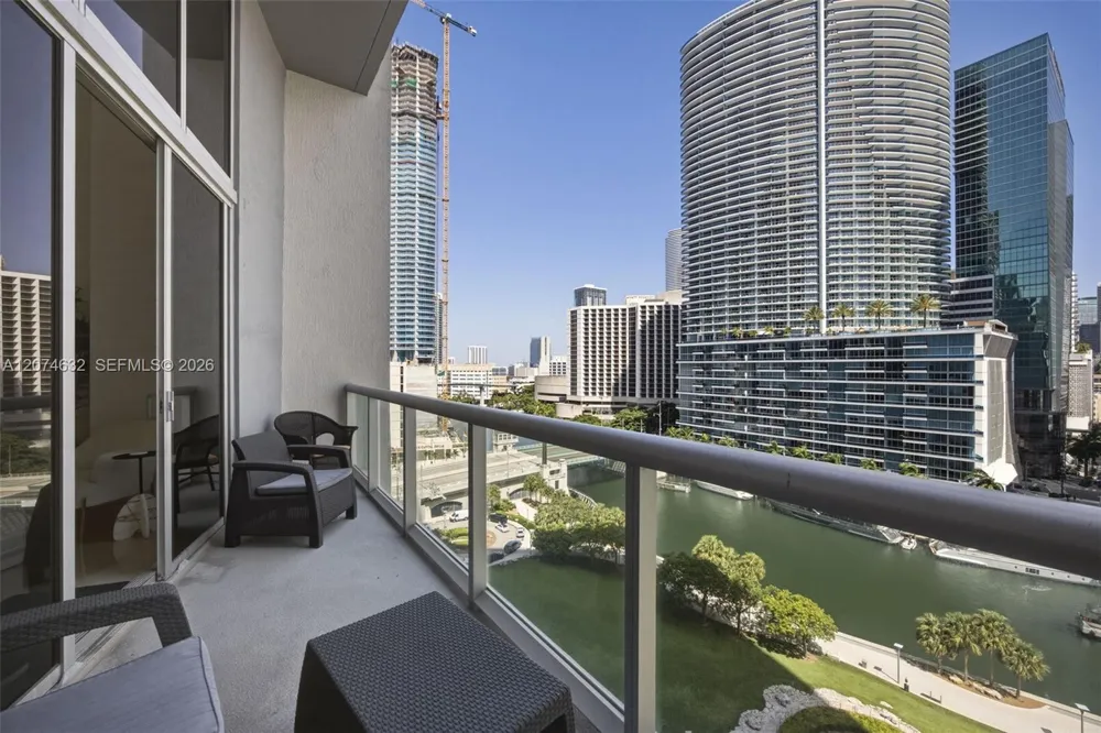 475 Brickell Ave #1412 Miami, FL 33131