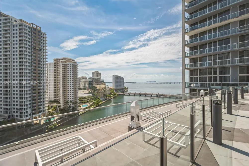 475 Brickell Ave #1412 Miami, FL 33131