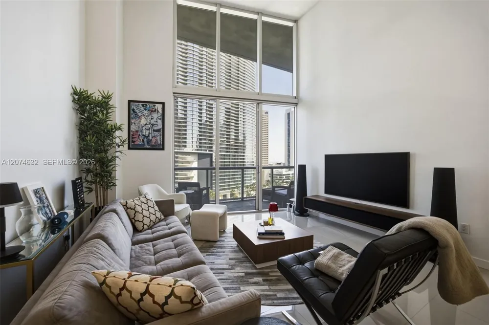 475 Brickell Ave #1412 Miami, FL 33131