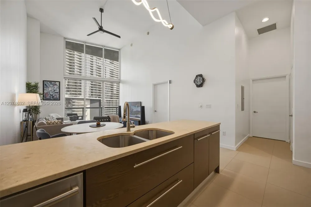 475 Brickell Ave #1412 Miami, FL 33131