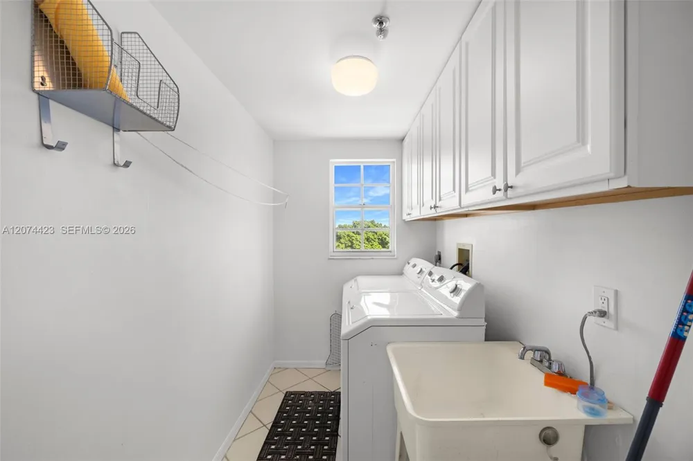 721 Biltmore Way #601 Coral Gables, FL 33134