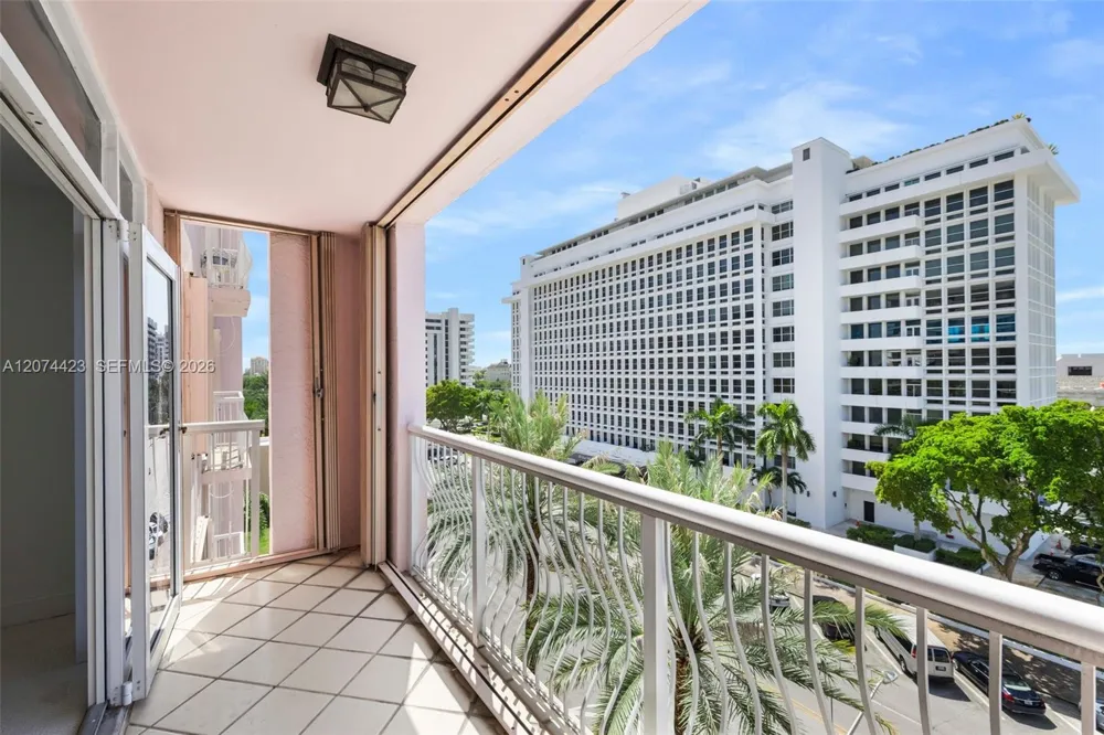721 Biltmore Way #601 Coral Gables, FL 33134