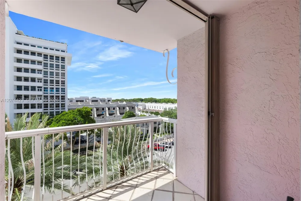 721 Biltmore Way #601 Coral Gables, FL 33134
