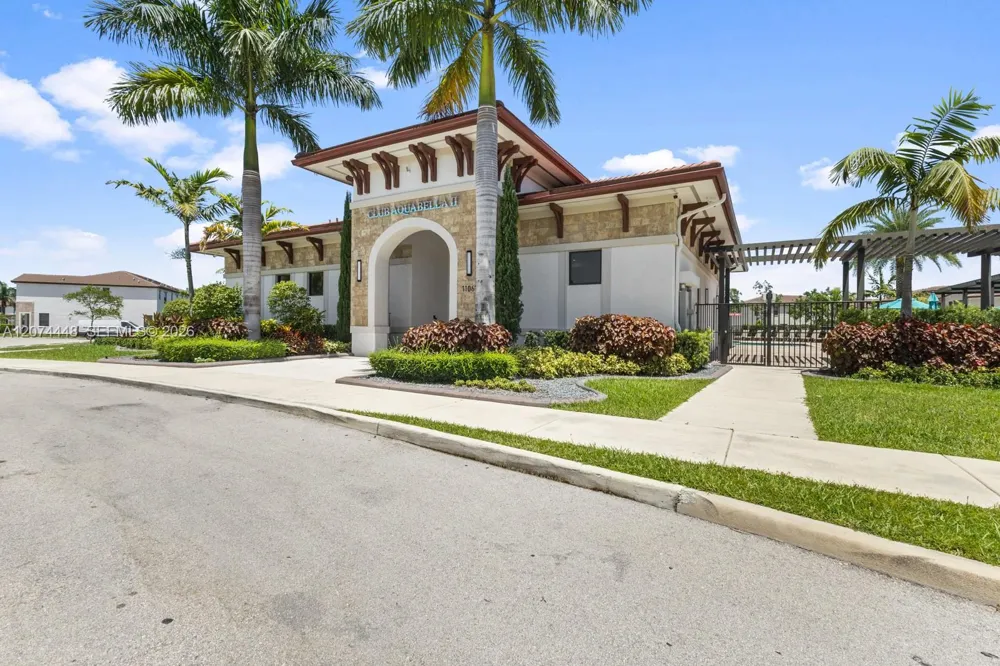 11438 W 34th Ct #11438 Hialeah, FL 33018