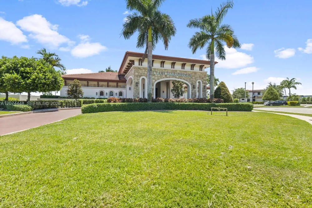11438 W 34th Ct #11438 Hialeah, FL 33018