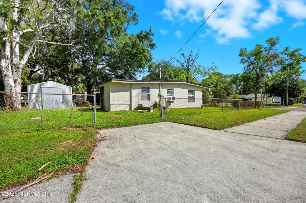 5306 PARIS AVENUE Jacksonville, FL 32209