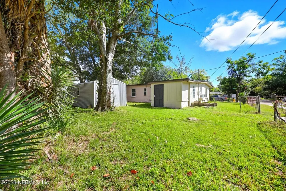 5306 PARIS AVENUE Jacksonville, FL 32209
